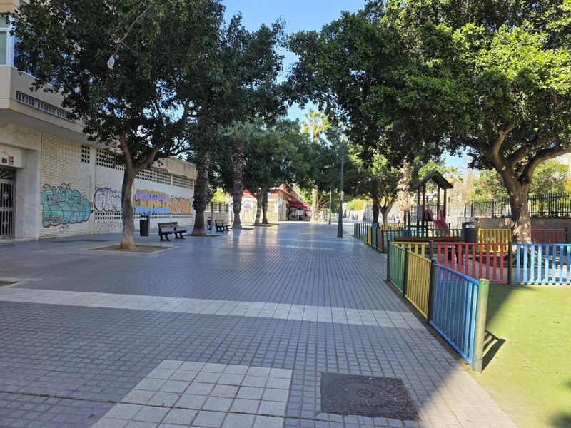 Foto ebd934f4-59af-4696-a489-f9fc6a122b1a. Pis amb calefacció aparcament a Los Guindos - Parque Mediterráneo - Santa Paula Málaga