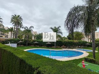 Pis a Plaza juan gomez juanito 5. Puerta de málaga!!!! precioso piso de cuatro dormitorios!!!!