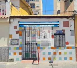 Casa a schiera in Parque Ayala - Jardín de la Abadía - Huelín. Blanhogar vende casa adosada en huelin