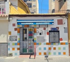 Semi detached house in Parque Ayala - Jardín de la Abadía - Huelín. Blanhogar vende casa adosada en huelin