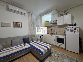 Estudi en Manantiales-Estaci�n de Autobuses. Blanhogar vende localapartamento, en torremolinos centro.