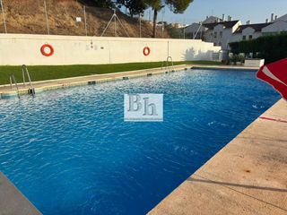 Pis  Avenida malaga oloroso. Blanhogar vende espectacular y amplio piso en ciudad jardin