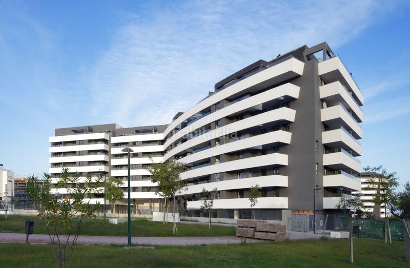 Foto 2684929f-7ed8-4b5a-8e6a-84dbe93c275e. Alquiler piso alquilo piso nuevo, de 2 dormitorios, 2 baños. 2plazas de garaje y trastero en Málaga