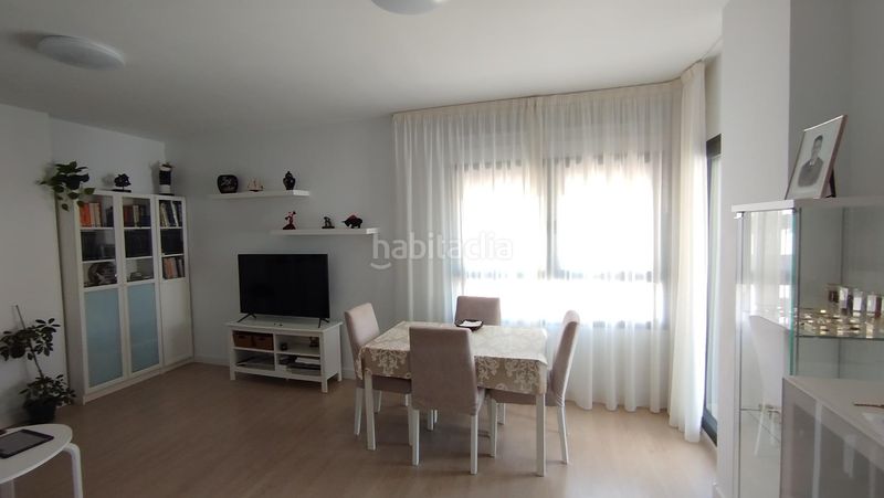Foto 7f3ee890-90ca-4eab-8b1c-e8f6c53ed9a8. Alquiler piso alquilo piso nuevo, de 2 dormitorios, 2 baños. 2plazas de garaje y trastero en Málaga