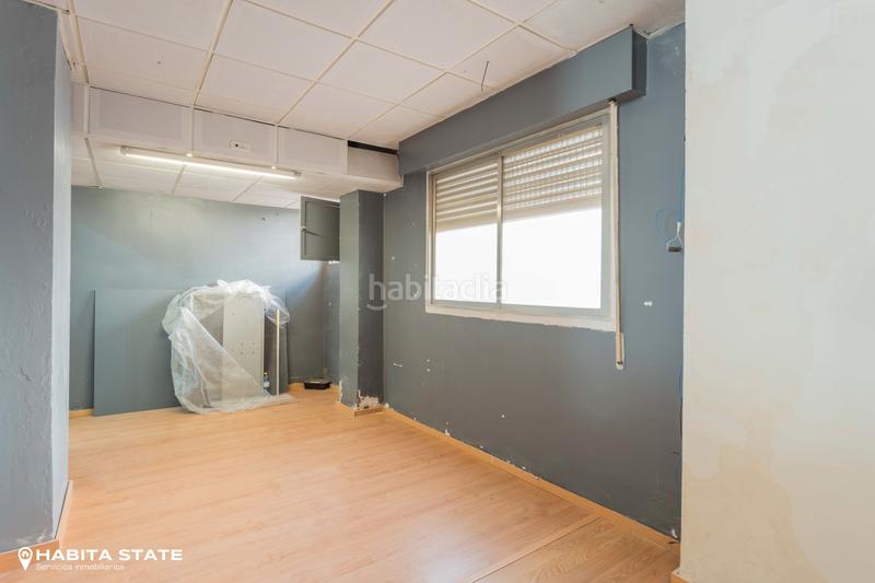 Foto 4cb84f50-edf6-44d0-a83a-9837ade6dbbd. Lloguer local comercial a avenida nuestra señora de montserrat 33 a Almería