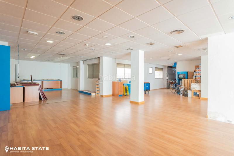 Foto 3bf45e6c-d223-41be-99b8-ef510c083e23. Rent business premise in avenida nuestra señora de montserrat 33 in Almería