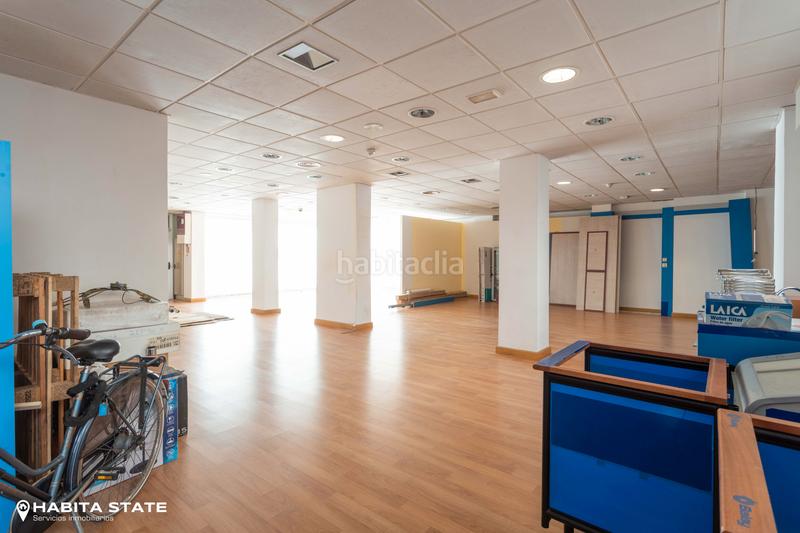 Foto ad492b55-e3e4-473c-8639-6f29c06d0b7e. Rent business premise in avenida nuestra señora de montserrat 33 in Almería