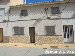 Chalet  Calle el viento. Se vende casa totalmente reformada en lucainena de las torres