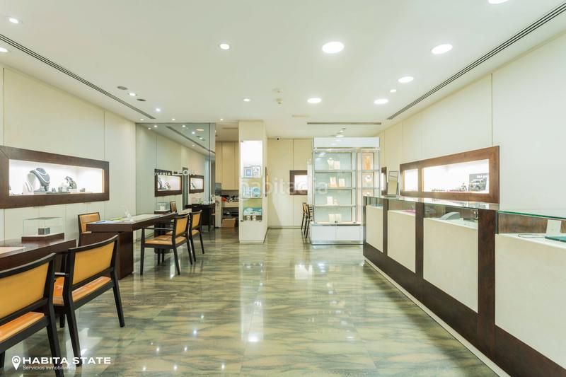 Foto aee6418e-39a9-4411-a219-de8e20390b52. Alquiler local comercial en paseo de Almería 20 magnifico local comercial en pleno paseo . en Almería