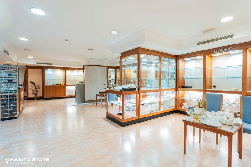 Foto 8682b0ff-34f5-4a00-9c86-bc70db9b0586. Lloguer local comercial a paseo de Almería 20 a Centro Almería