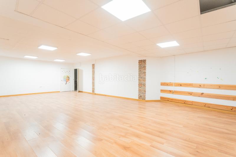 Foto 1860d53d-53a5-4b5c-9892-0eb89d096717. Location local commercial dans calle doctor gómez ulla 2 dans Almería