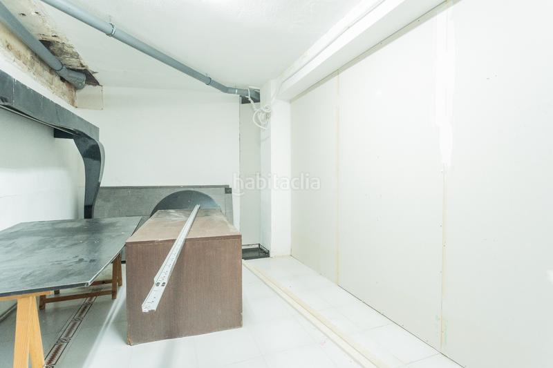 Foto 2bf02945-e401-49eb-acd8-0eb5ab5f1722. Rent business premise in calle doctor gómez ulla 2 in Almería