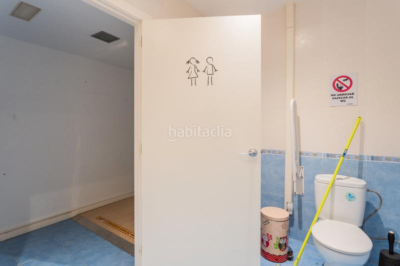 Foto ba8d16c3-f6a6-4fe8-8966-c666efa1b646. Rent business premise in calle doctor gómez ulla 2 in Almería