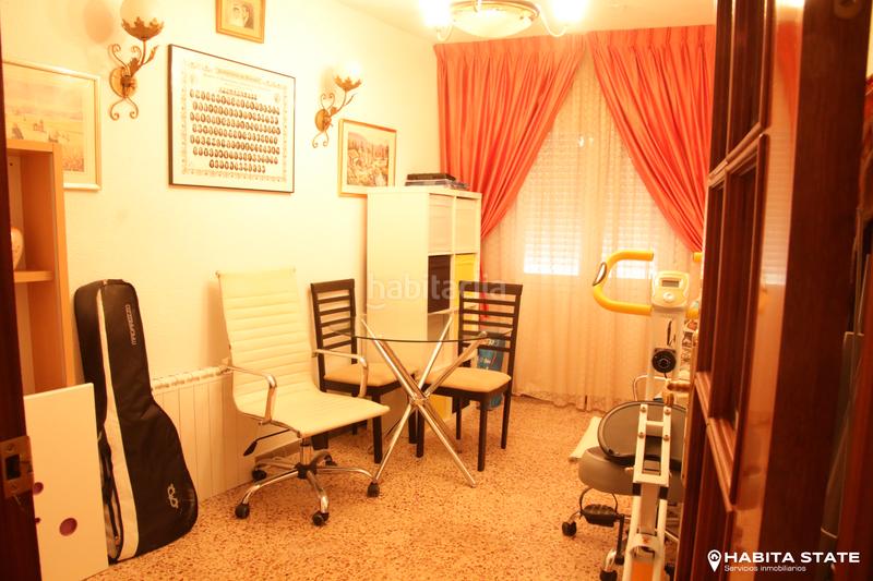 Foto 6bb1371c-1e44-49e8-94c2-1555684ff768. Alquiler piso en plaza del pino 6d se alquila piso en Almería