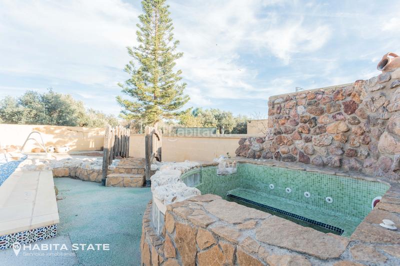 Foto 4fdca3bd-6d1b-448a-a0df-c2bbeead086f. Chalet avec cheminée piscine dans Viator