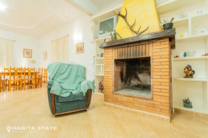 Foto e676ce40-e295-4304-92e1-230065cb3f89. Chalet avec cheminée piscine dans Viator