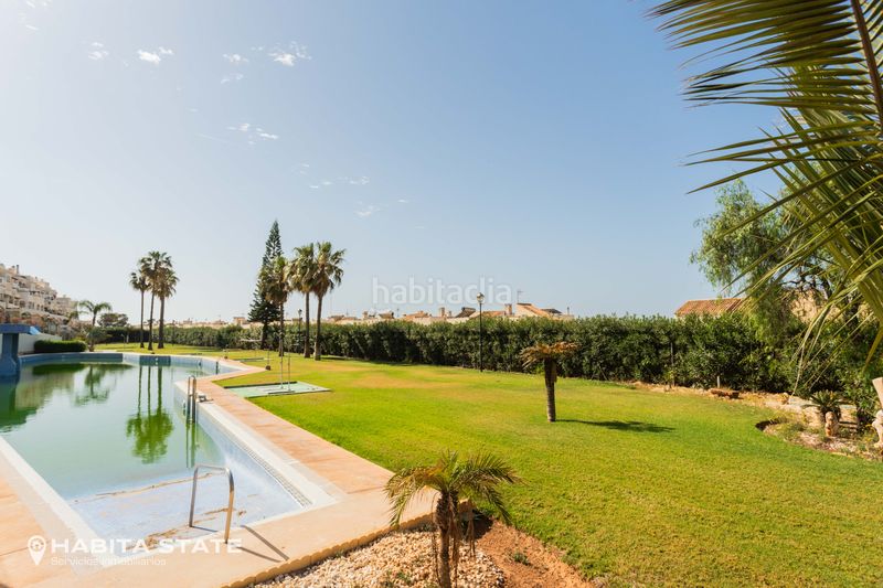 Foto b10a07b4-36ca-4490-bc17-61b2da9efcf4. Apartament amb piscina a Almerimar Ejido (El)