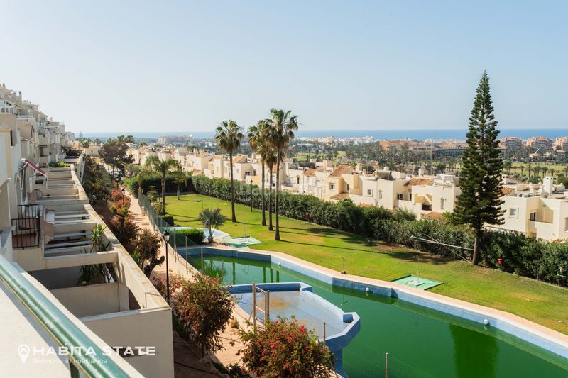 Foto c2e5cfc5-4645-49fe-a556-1d412ab4a452. Apartament amb piscina a Almerimar Ejido (El)