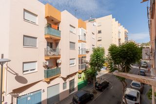 Pis a Calle san francisco solano 2. ¡oportunidad de oro! piso luminoso en esquina cercano al mercado