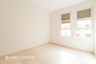 Miete Etagenwohnung in Calle cable inglés 4. ¡descubre tu próximo hogar junto al mar!