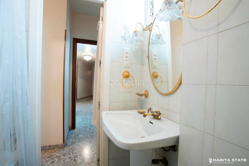 Foto c2d88e42-d07b-47e8-babb-30f57ca3e3db. Piso en Centro Almería