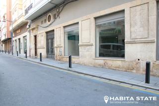 Local Comercial en Calle Juan Lirola 7