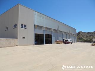 Local Comercial a A92 382. Se vende nave industrial con 1500 metros de campa en rioja