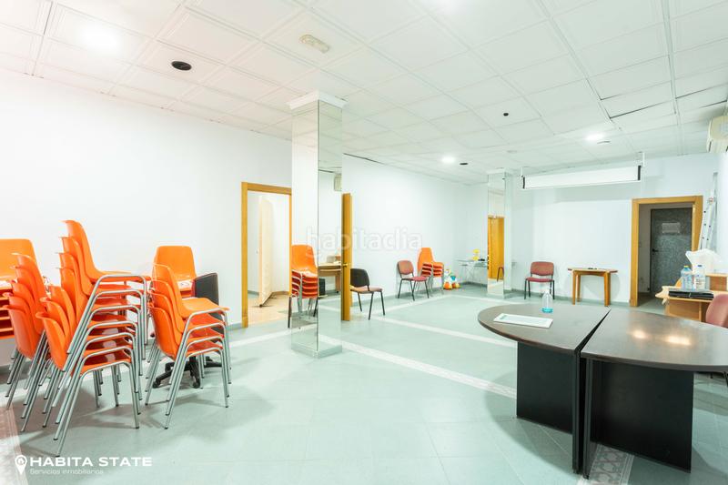 Foto 82c60608-a79f-4321-9684-69bdc9a63ae7. Affitto locale commerciale in calle real 27 in Centro Almería