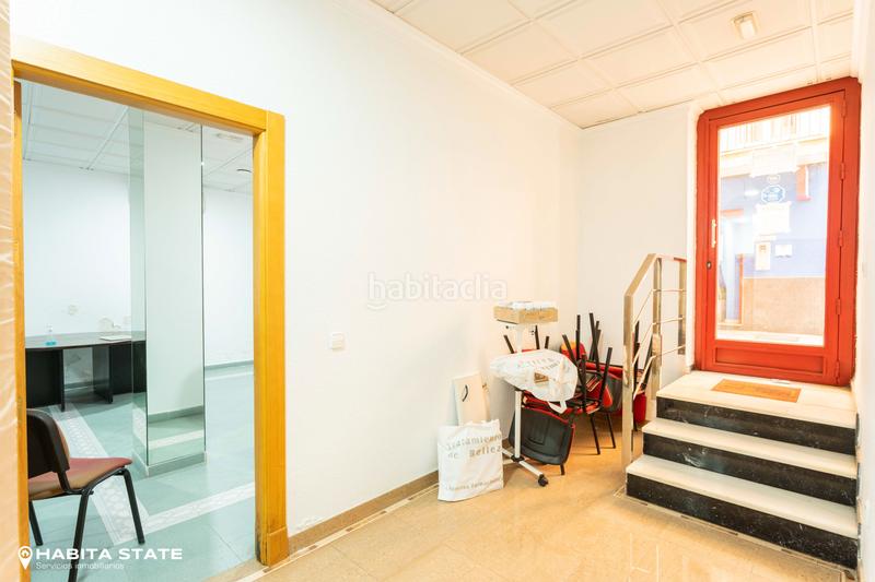 Foto 2f85404b-bb62-40e9-b7f7-f8f5327a27b0. Lloguer local comercial a calle real 27 a Centro Almería