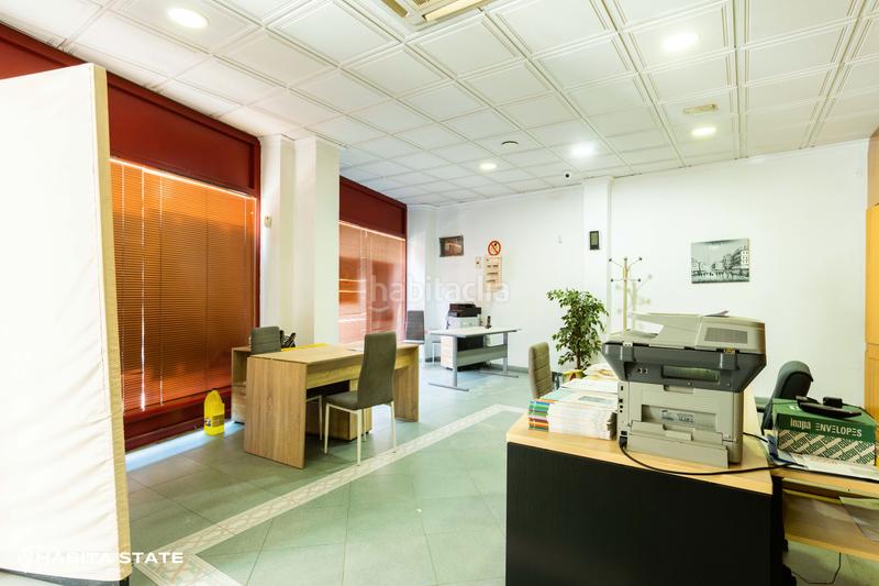 Foto 6397029b-de5c-4df0-a577-60b780350870. Lloguer local comercial a calle real 27 a Centro Almería