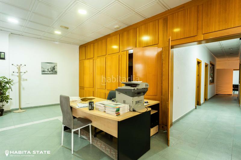 Foto baea3f05-bb15-4c93-9ac1-0654c17a6f1b. Lloguer local comercial a calle real 27 a Centro Almería