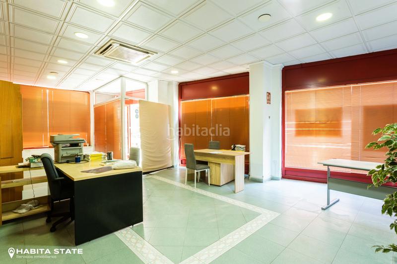 Foto c9f08f66-e9ef-4db3-8ff7-66b904e571b4. Lloguer local comercial a calle real 27 a Centro Almería