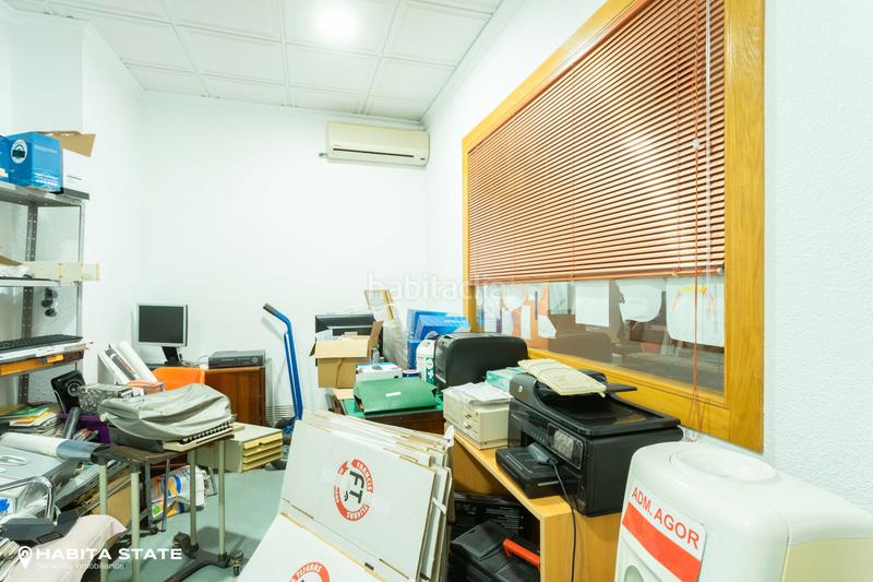 Foto fef8cd77-f59b-4591-a358-d4457d4ef9c7. Lloguer local comercial a calle real 27 a Centro Almería