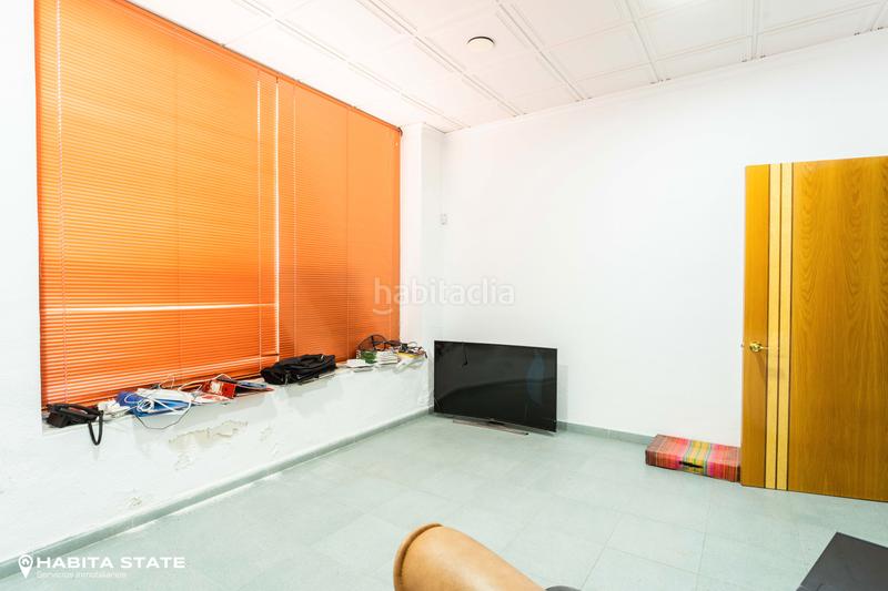 Foto 05e357d8-7ab8-4ef5-ad7a-b38d6d63e313. Location local commercial dans calle real 27 dans Centro Almería