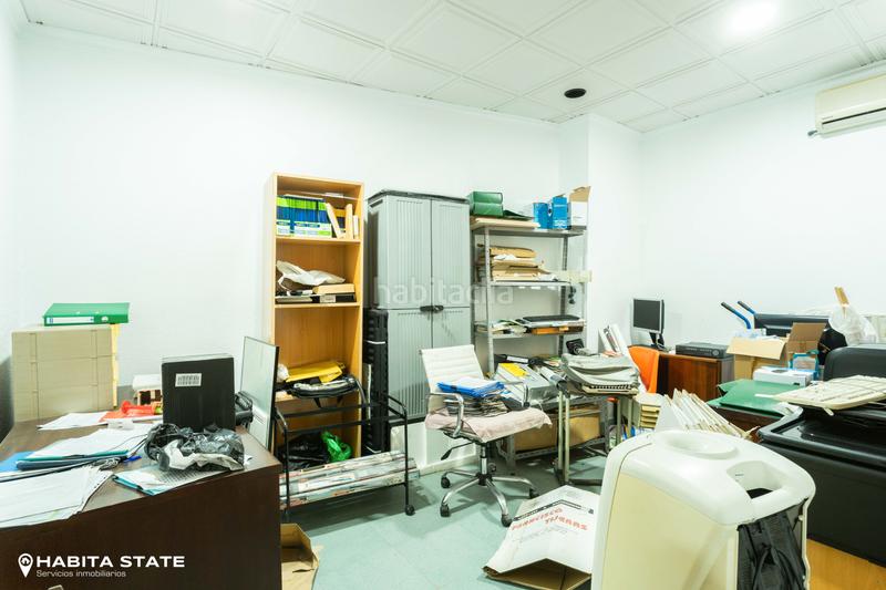 Foto 1f862d8c-9f56-4428-8108-f53e2b218297. Location local commercial dans calle real 27 dans Centro Almería