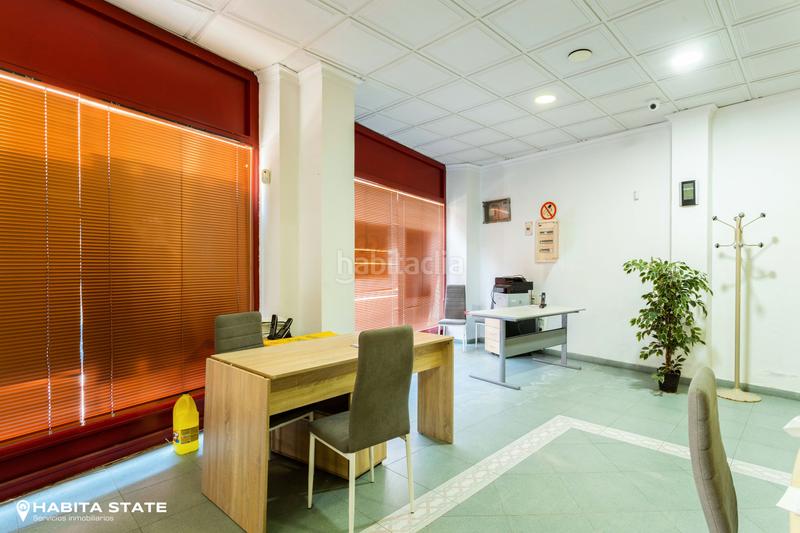 Foto 9d297d7f-3558-4ba4-9b05-85a30634b5f7. Location local commercial dans calle real 27 dans Centro Almería