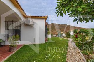 Mas à Camino Viejo de Málaga. Casa rústica en benajarafe