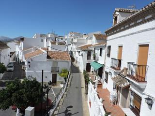 Casa a Alcaucín. Una casa de pueblo tradicional de aproximadamente 200 m² situado