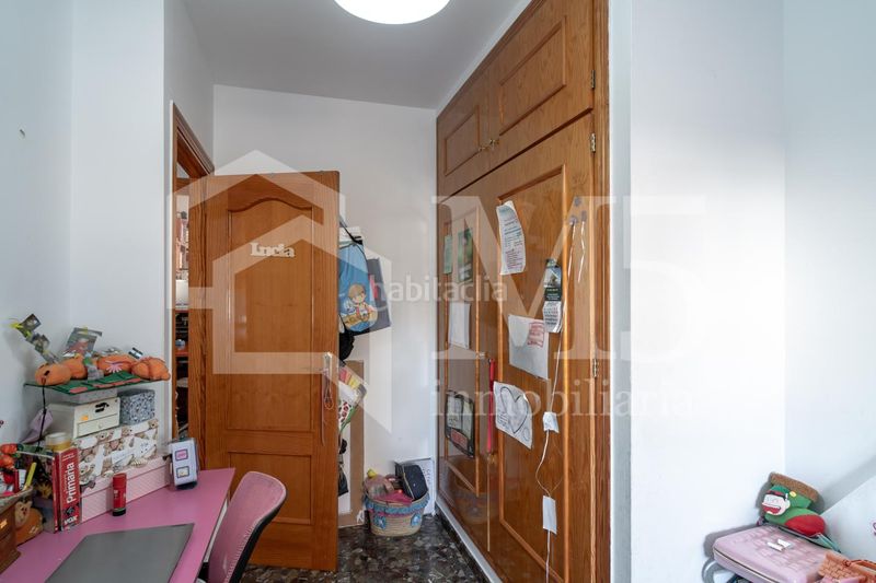 Foto a9c4ee24-038c-4a0b-81ec-08d975a12f64. Casa adossada amb aparcament a Hispanidad - Vivar Téllez Vélez - Málaga