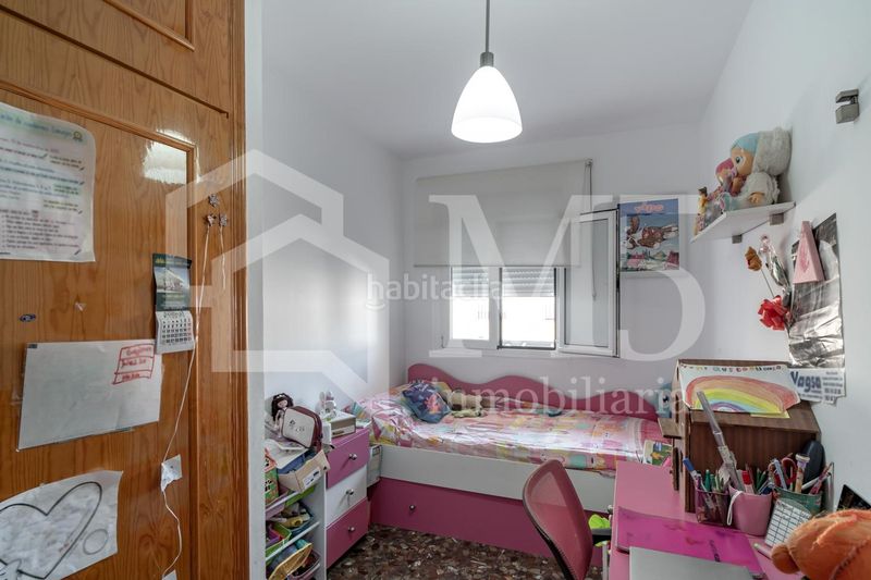 Foto b32510bb-35be-40fc-b40c-b2efde29acd4. Casa adossada amb aparcament a Hispanidad - Vivar Téllez Vélez - Málaga