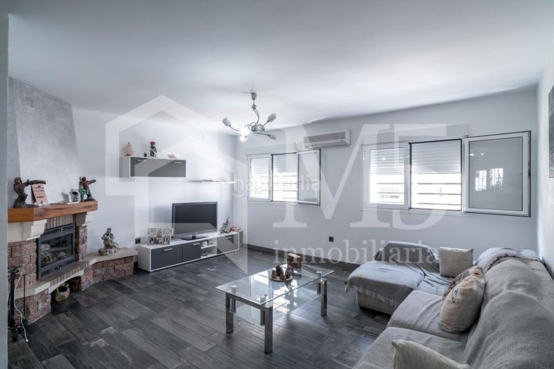 Foto e51e59af-5237-4a9d-b3df-0b6797c139e8. Casa adossada amb aparcament a Hispanidad - Vivar Téllez Vélez - Málaga