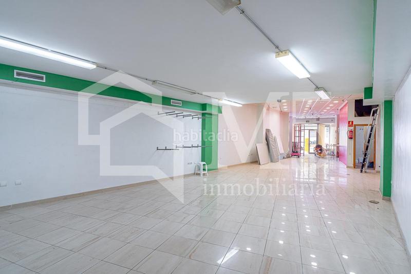 Foto 0710b461-db1b-4445-9deb-4a5dc73c7bc9. Local comercial a El Morche Torrox
