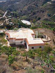 Masia a Sayalonga. Casa rústica en sayalonga