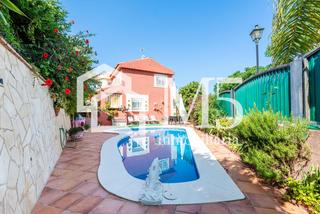 Casa a El Tomillar. Chalet independiente en torre del mar