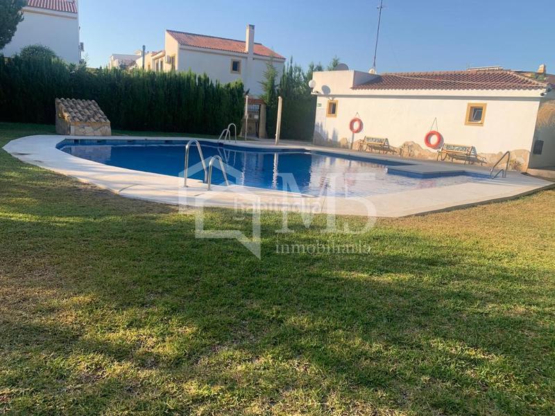 Foto 4c82fff6-5d1b-44bd-9100-423d029f3d8e. Alquiler casa chalet adosado de alquiler de larga temporada en Chilches
