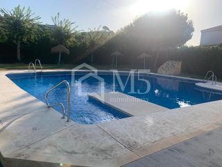 Lloguer Casa a Chilches. Chalet adosado de alquiler de septiembre a junio