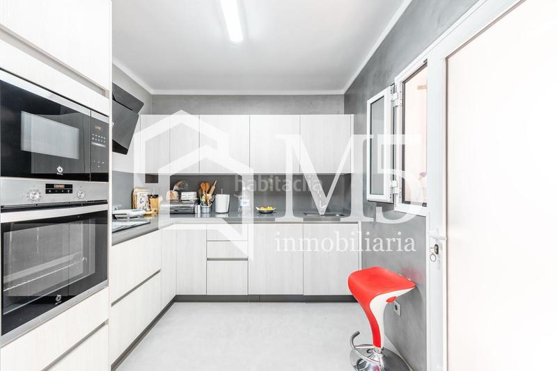 Foto 1b2747fa-6ce4-4598-8f67-4b13f6447246. Casa con parcheggio piscina in Paseo Marítimo de Levante Torre del Mar