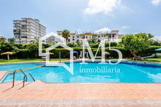 Casa en Paseo Marítimo de Levante. Chalet adosado en torre del mar