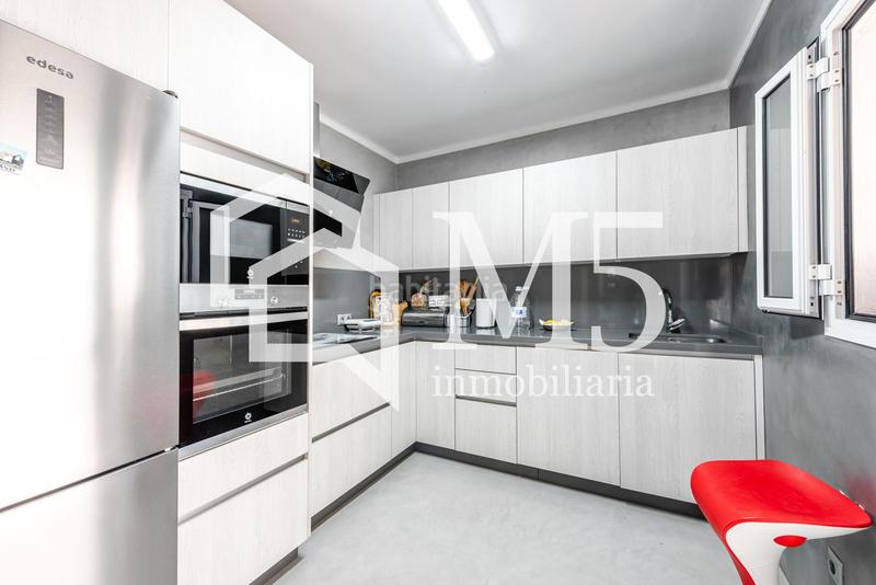 Foto e3ad2bcd-5b44-4f95-b1b5-94c6790a80ad. Casa con parcheggio piscina in Paseo Marítimo de Levante Torre del Mar