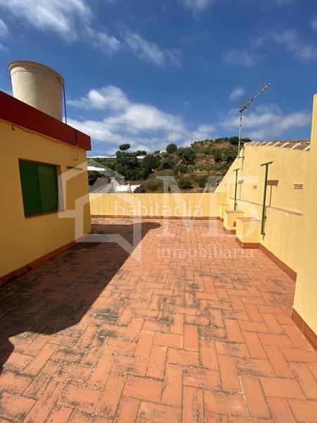 Foto 904c6064-7baa-4fb4-bf8b-b821d8e42b36. Semi detached house with parking in Algarrobo pueblo Algarrobo
